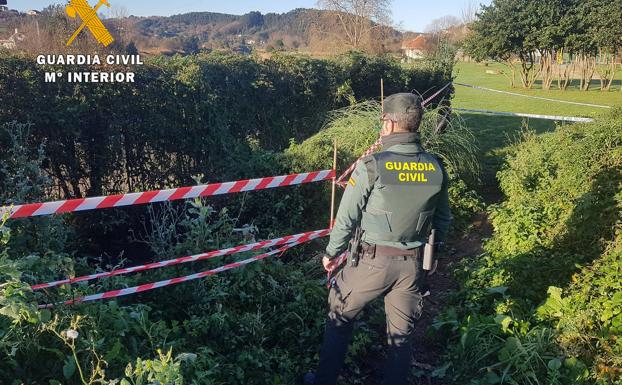 Un guardia civil retirado rescata a un hombre de un pozo séptico en Puente Arce