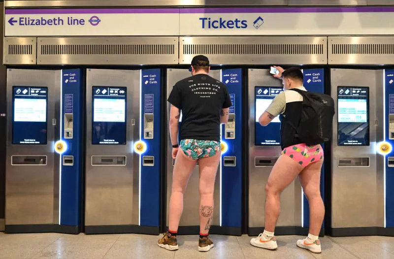 Sin pantalones en el metro de Londres