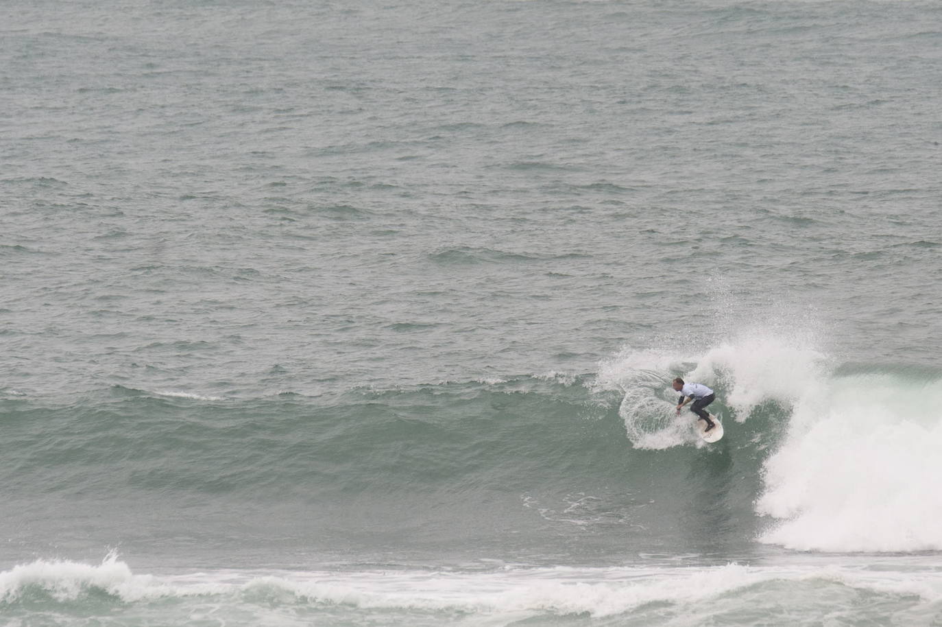 El campeonato de grandes olas de Santa Marina, previsto para el viernes, se cancela hasta nuevo aviso