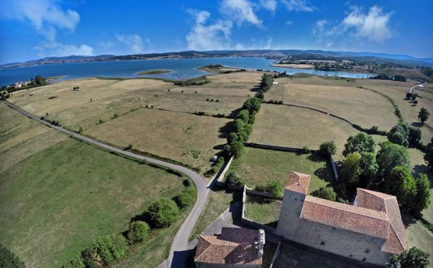 Medio Ambiente da luz verde a los parques eólicos de La Costana y Campo Alto