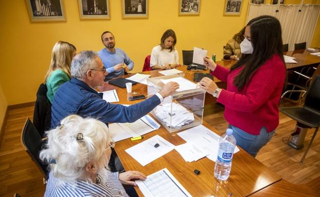 Un empate entre STEC y ANPE deja en el aire la presidencia de la Junta de Personal Docente