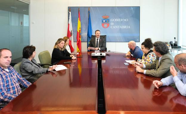 Gobierno y Afteca refuerzan su colaboración para impulsar la producción de carne de ternero IGP en Cantabria