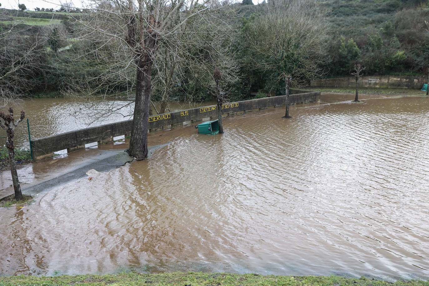 El zoo de Santillana del Mar, inundado