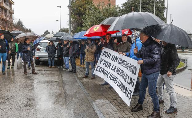 La plantilla de Aspla respalda al comité para que convoque la huelga