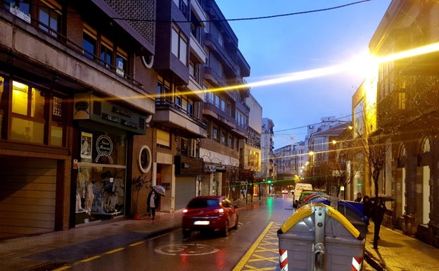 La calle Ruiz Tagle estrenará nuevo alumbrado en marzo