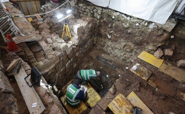 Las excavaciones en la Catedral revelan más de 80 cuerpos de la Edad Media, muchos de niños