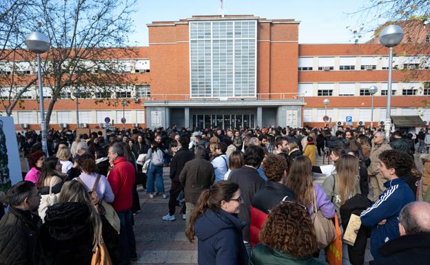 La beca para los que estudian en otra ciudad aumentará en 900 euros el próximo curso