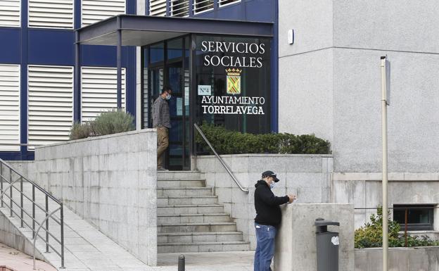 La gestión del PSOE en Servicios Sociales abre una grieta con el PRC a cuatro meses de las elecciones