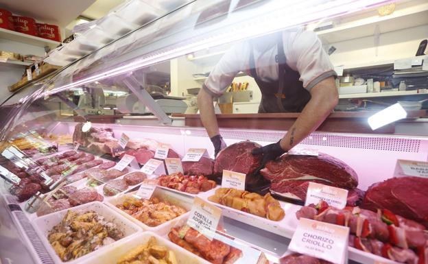 Los cántabros cambian la dieta por la crisis: más patatas y menos carne y pescado