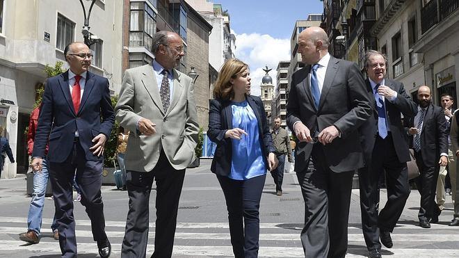 Sáenz de Santamaría: «En las calles hay mucha más alegría que hace unos meses»