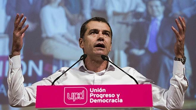 Toni Cantó: «Los imputados y chorizos del PP no cabrían ni en un tren enorme de mercancías»