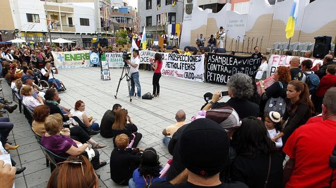 Soria acusa al Gobierno canario de atemorizar a la gente con «campañas infames»