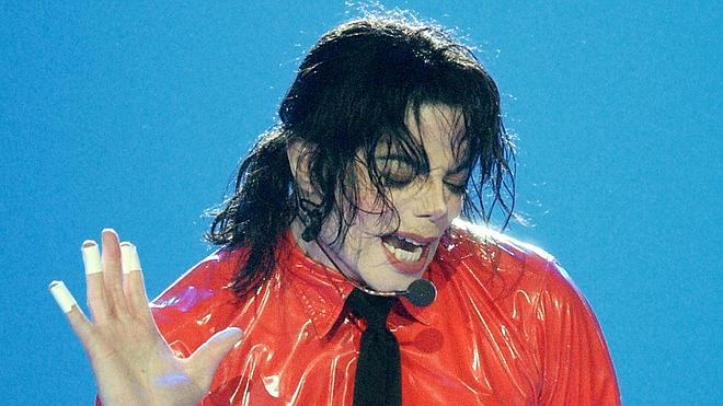 Michael Jackson dejó grabado material para ocho discos póstumos más