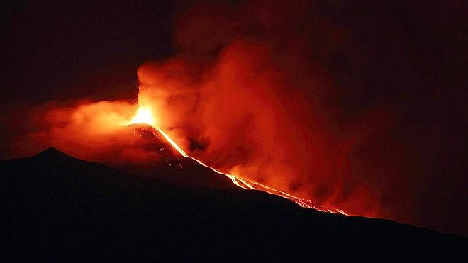 El Etna vuelve a entrar en erupción