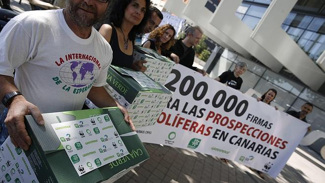 Más de 200.000 personas piden a Repsol la suspension de las perforaciones en Canarias