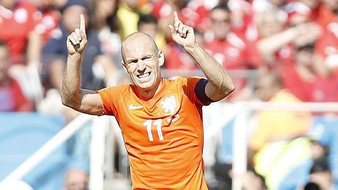 Robben conduce a Holanda