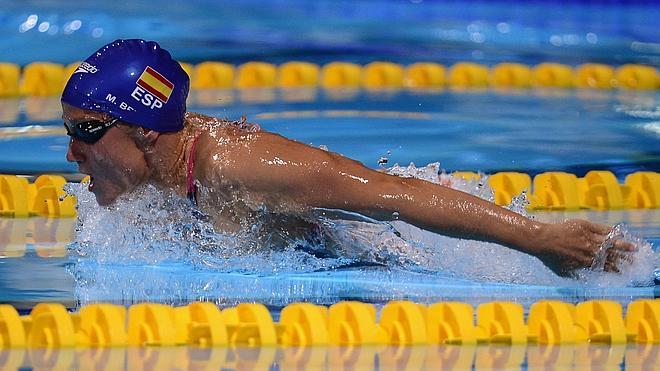 Mireia Belmonte bate su propio récord de 1.500 metros libres