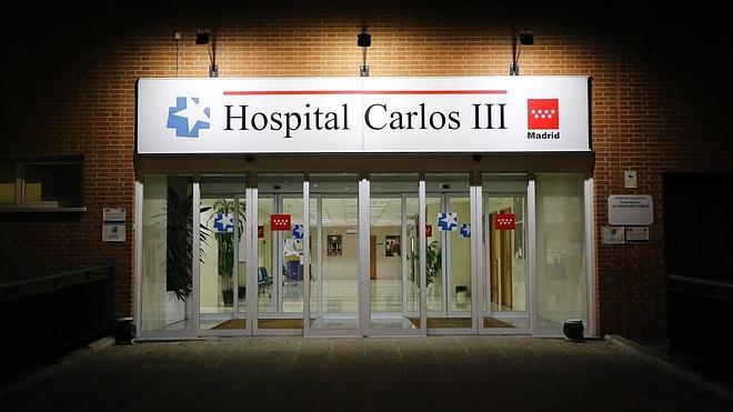 El Hospital Carlos III cierra una planta para tratar al padre Miguel