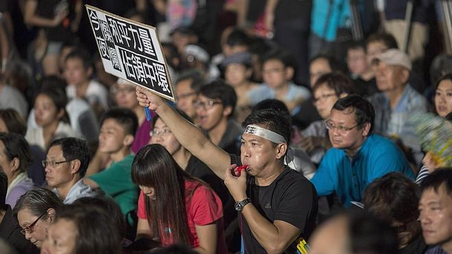 Grupos prodemocráticos llaman a la desobediencia civil en Hong Kong