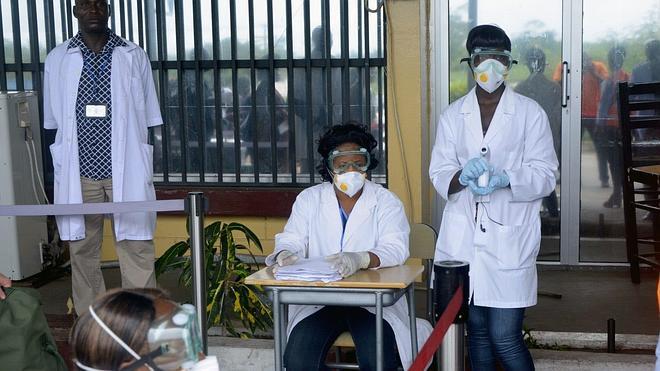 La OMS alerta de que el brote de ébola avanza de manera incontenible