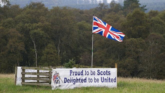 El último sondeo vaticina una ajustada victoria del 'no' en Escocia