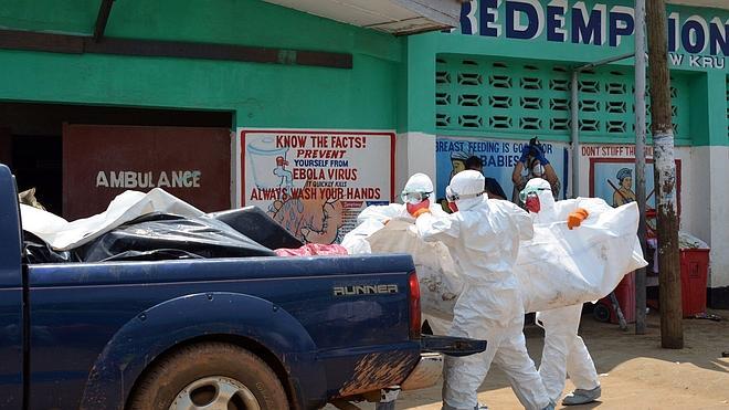 EE UU refuerza su plan contra el ébola con 3.000 militares y nuevos fondos