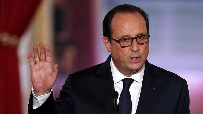 Hollande anuncia que Francia bombardeará Irak