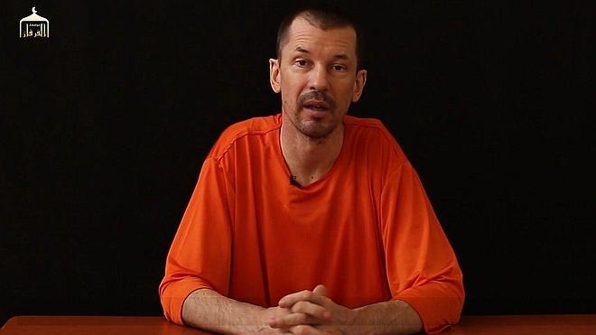 El Estado Islámico muestra un vídeo del rehén británico John Cantlie