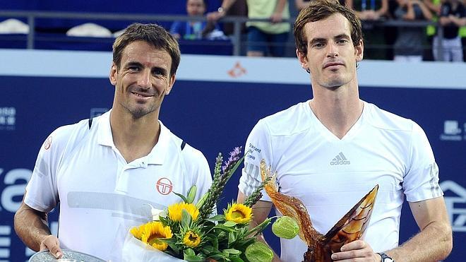 Murray logra ante Robredo en Shenzhen su primer título del año