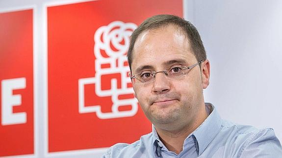 El PSOE denuncia a Jordi Pujol ante la Fiscalía del Estado