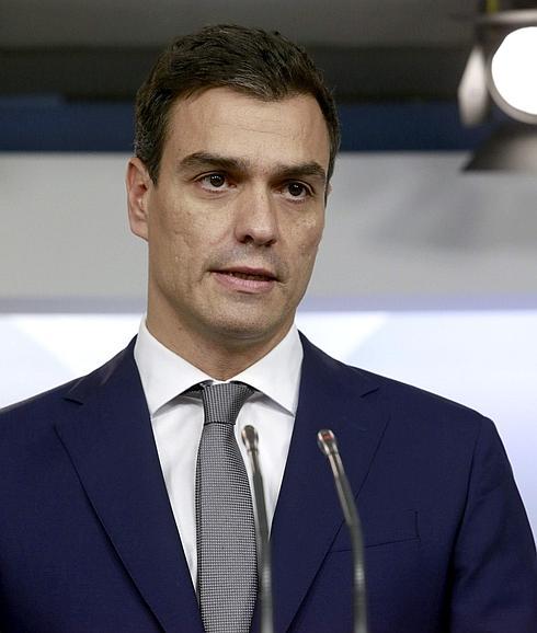 Pedro Sánchez reclama a Rajoy una «solución política» al problema de Cataluña