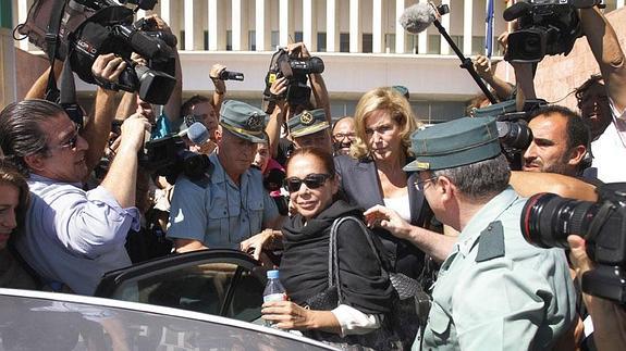 La Audiencia de Málaga acuerda enviar a Isabel Pantoja a prisión