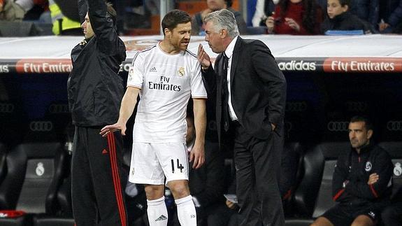 Ancelotti: «Xabi es de los pocos que piensan que Cristiano no ganará el Balón de Oro»