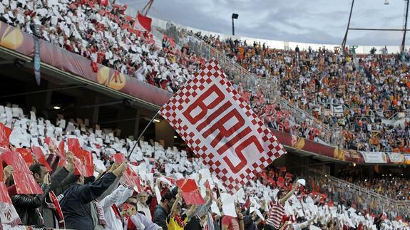 Detenidos tres 'ultras' del Sevilla por atacar un bar de aficionados atléticos