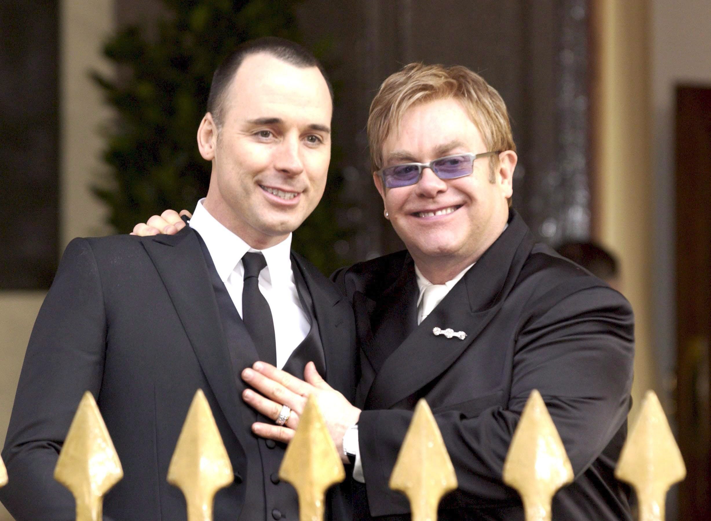 Elton John y David Furnish ya se han casado