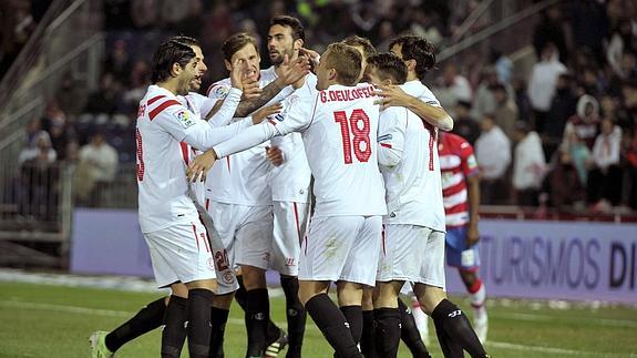 El Sevilla golea a un Granada entregado y ya piensa en el Espanyol