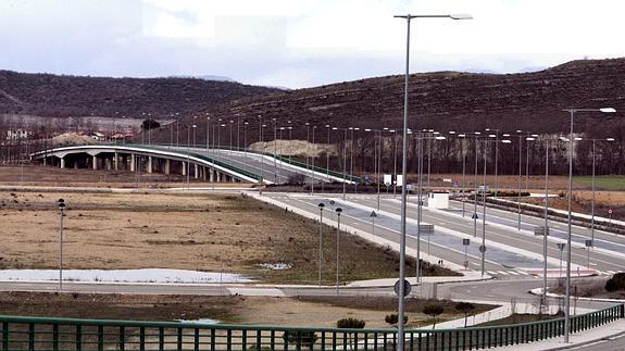 Un sistema de alumbrado público solar y eólico