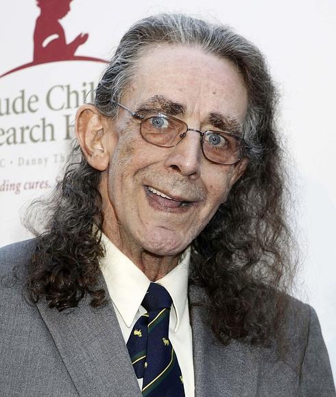 Peter Mayhew, el actor que da vida a Chewbacca, hospitalizado por neumonía