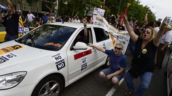 Taxistas y hoteleros, los sectores más preocupados por los servicios compartidos