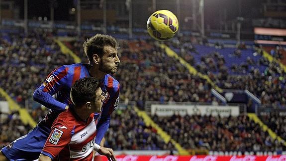 David Barral salva al Levante en el último momento