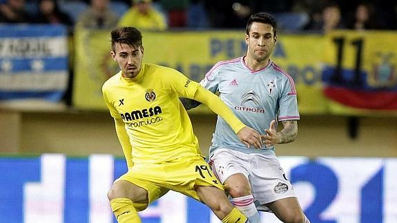 El Villarreal golea y sigue soñando