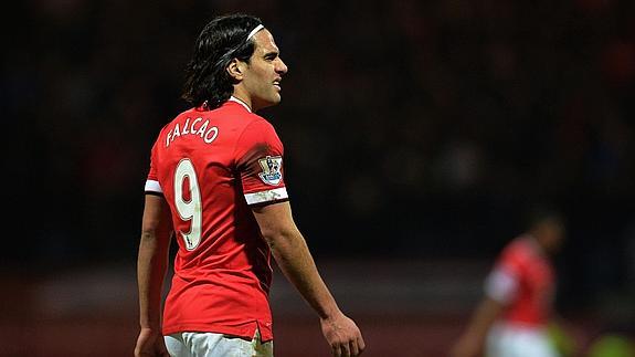 Falcao juega con el equipo reserva del United