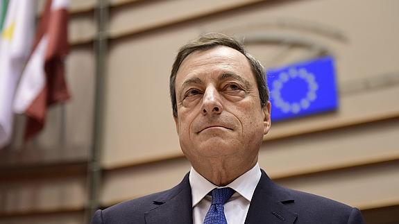 Draghi subraya que el crecimiento en la eurozona está «ganando impulso»