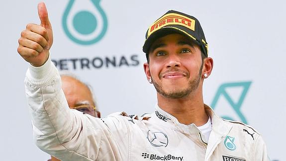 Hamilton, a un paso de renovar con Mercedes