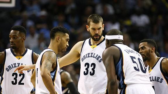 Los Grizzlies cortan su racha perdedora y recuperan el liderato