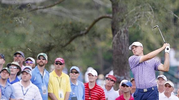 Spieth logra el récord de Augusta después de 36 hoyos