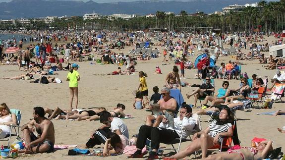 Récord de turistas en España: 10,6 millones hasta marzo, un 5,3% más