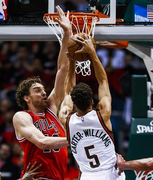 Los Bulls, a un paso de eliminar a los Bucks