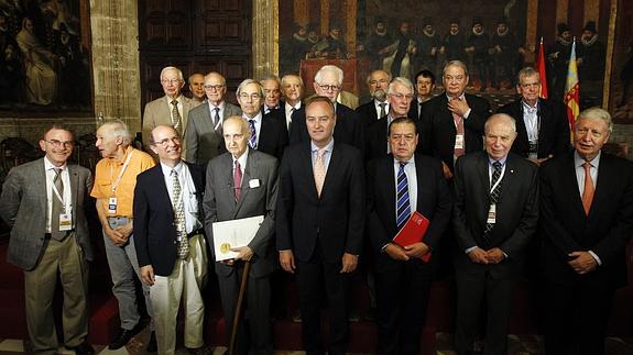 Los Jaime I premian el compromiso de la sociedad Española Contra el Cáncer