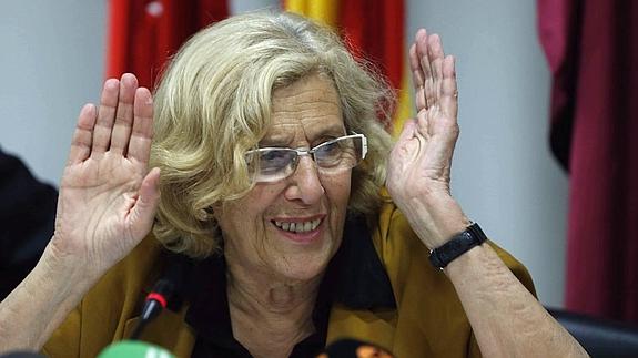 Carmena busca soluciones a los desahucios con los presidentes del Santander y BBVA